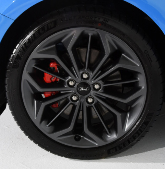 Focus 2022 three-compartment EcoBoost 180 automatic ST Line 4 door 5 seat sedan