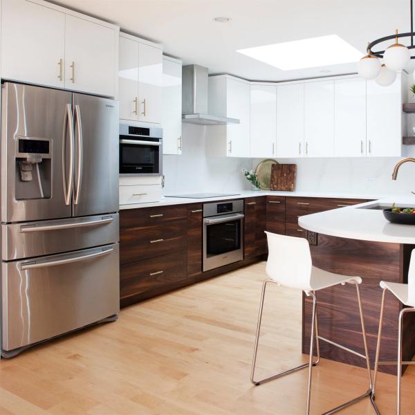 Buy Shaker Style Particle Board Kitchen Cabinets High Gloss White Flat Panel Matte Brown Timber Veneer at wholesale prices