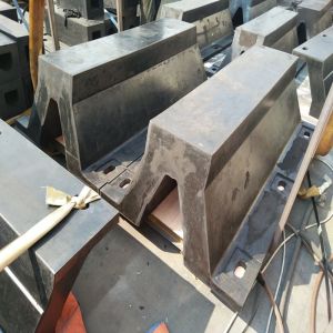 Lightweight Arch Fender Durable Natural Rubber Black Color For Marine Vessels