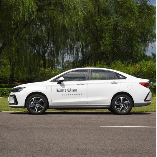 Made BAIC BEIJING EU5 Fast Charge Second Hand Energy EV Car with 215/50/R17 Tyre Size