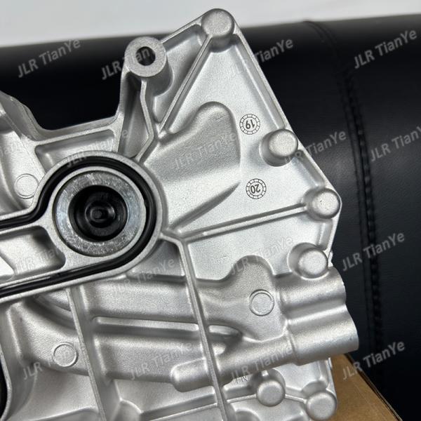 Suitable for Range Rover 4.4 Diesel Oil Filter Oil Radiator LR113200 LR022895