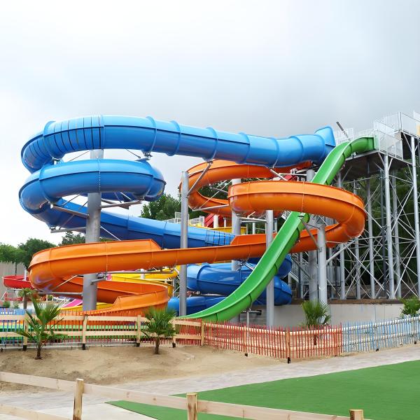 Customized Dimensions Fiberglass Water Park Slide with 12 Years Usage Period and 1 Year Guarantee