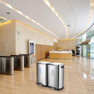 Silver 410 SS 100 Litre Garbage Bin For Hotel