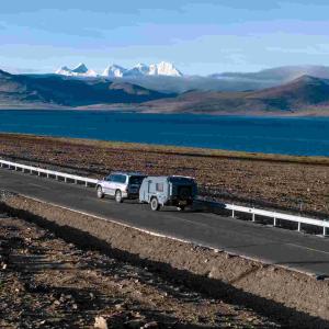 Quality White Camping Trailer Lightweight Hybrid Camper With Outdoor Kitchen for sale