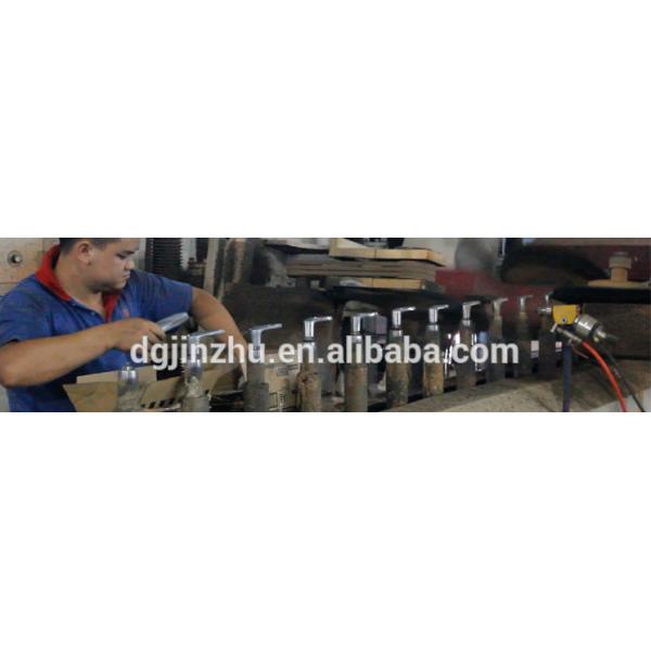 door handle polishing machine working.jpg