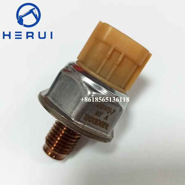 Buy 45PP3-7 45PP37 45PP3-6 Fuel Oil Pressure Sensor For D40 8981787060 at wholesale prices