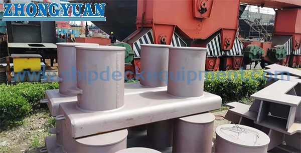 ISO 13795 Type B Welded Steel Bollards With Wide Base Plat Ship Towing Equipment
