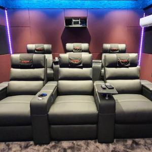 China Customized 580mm 3 Seat Electric Modern Recliner Chair on sale