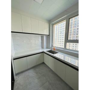 Modern Kitchen Cabinets with Quartz Countertop and Backsplash