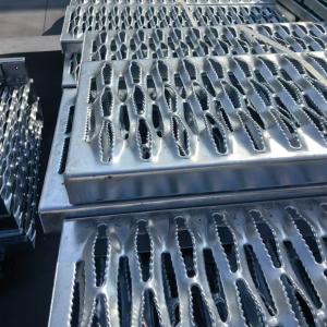 Steel Grade Metal Expanded Sheet Mesh with 30mm X 10mm Opening