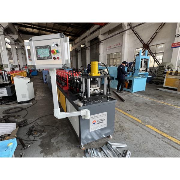 ISO Certificate 0.6-1.0mm Galvanized Steel Shutter Roll Forming Machine Tira Para Cortina Europea