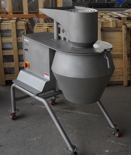 Uniform Potato Crinkle Slices And Shreds Cutting Machine With 3000kg/H High Production Capabilities