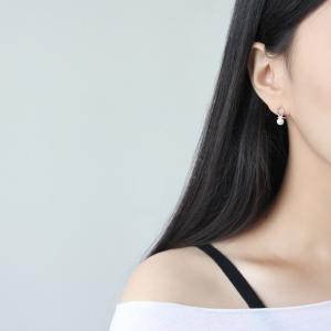 925 Sterling Silver Shell Pearl Stud Earrings Knotted Shape For Student