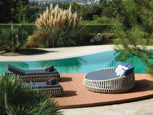 Luxury Hotel Outdoor Rattan Round Bed Alfresco Lounger Sofa