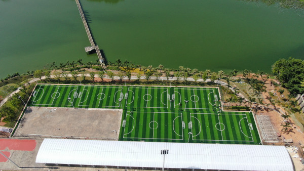 Rubber Granules / Quartz Sand Artifical Football Pitches Weaving Technique Dtex