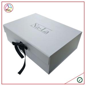 Foldable Rectangular Rigid Gift Boxes Plastic Coating With Ribbon Decoration