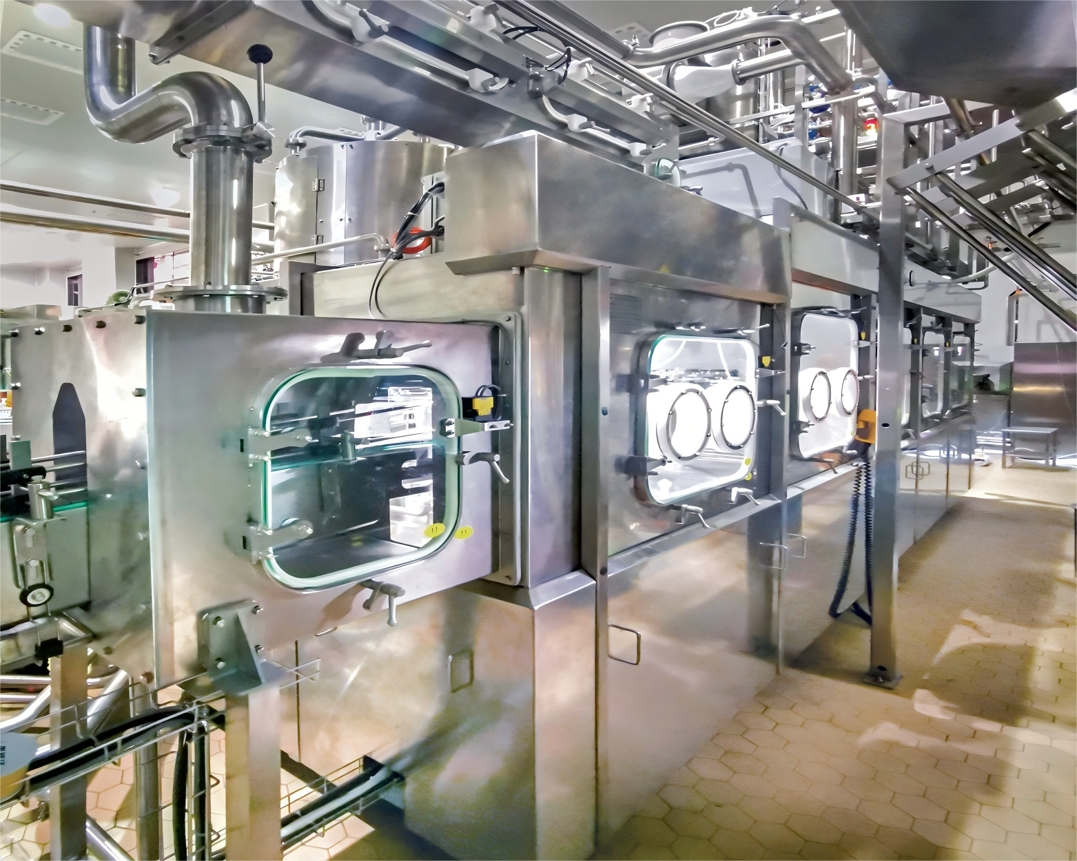 Quality Plastic PET Bottle Mineral Water Production Line Machine Automatic Gravity Filling for sale