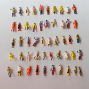 1:150 scale model painted ABS plastic train passenger for model building