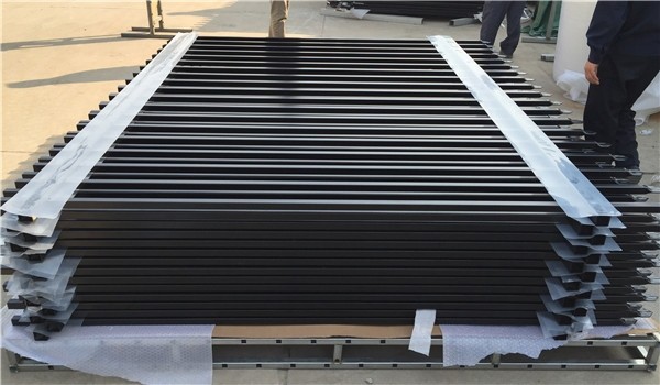 1800mm x 2400mm Hercules Fence/garrison fence / modern fence gate design Black and Blue powder coated