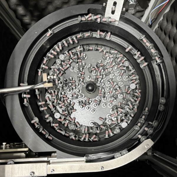 OEM/ODM Vibratory Bowl Feeder Machine Rotary Orienting Metal Screws Feeding System