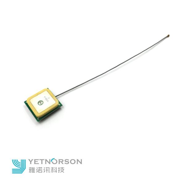 28±3dBi Gain Internal GPS Glonass Beidou Cremic Antenna for Car Navigation System