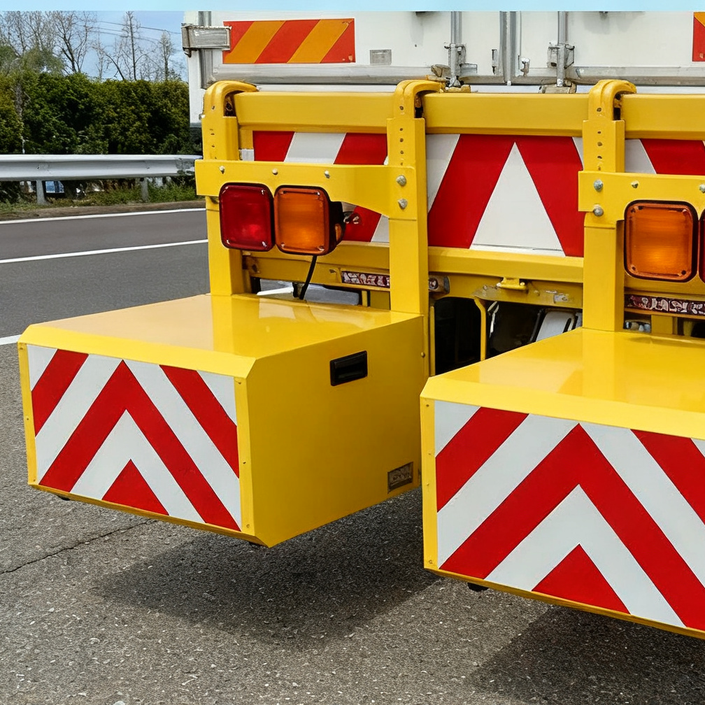 China Energy Absorbing Barrier Mobile Barrier Truck for Roadside Safety on sale