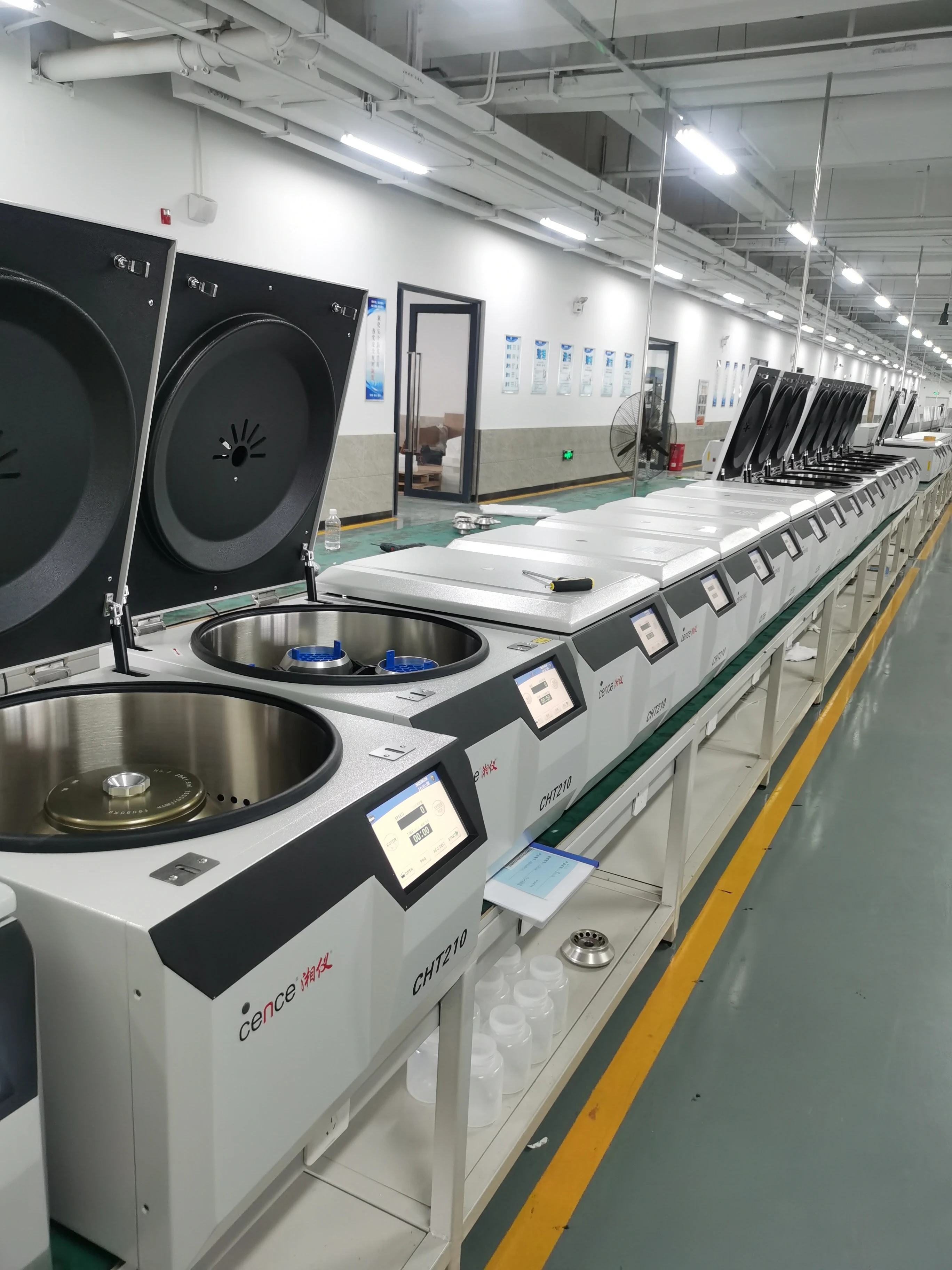 High speed centrifuge CHT210 with 4x750ml swing rotor separating 36 50ml conical tubes 88 15ml conical tubes168 7ml vacutainers