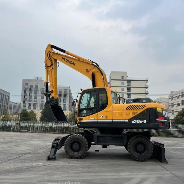 Buy Excellent Performance Hyundai R210W Wheel Excavator With Quick Hitch at wholesale prices