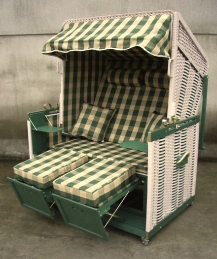 Buy Green Roofed Beach Chair , Wood And Rattan Frame Beach Chair at wholesale prices