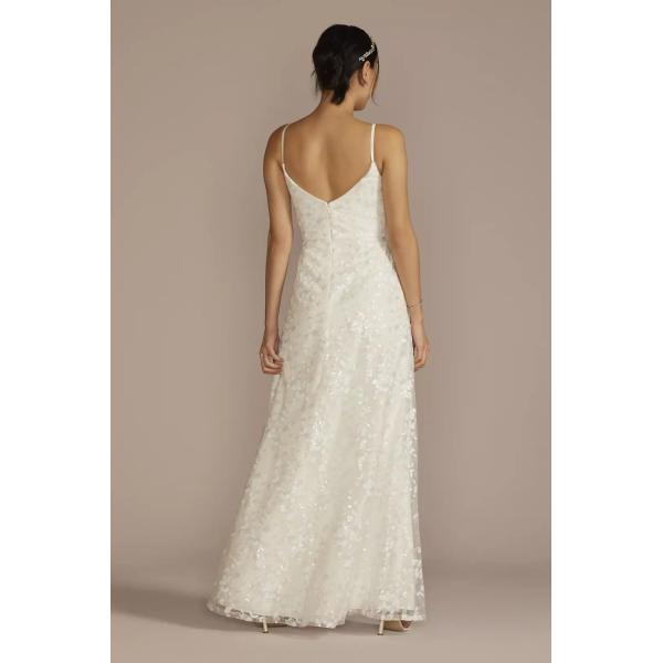 Exquisite Plus Size A-line Plunging Neckline V-neckline Zipper Spaghetti Strap White Lace Wedding Dress