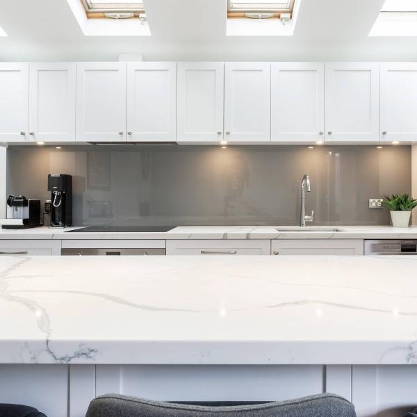 RTA Modern White Shaker Lacquer Kitchen Cabinet With Metal Handle