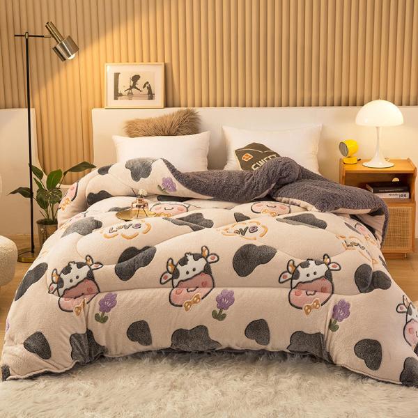 Sample Sustainable Super Soft Warm Cozy Winter Quilt Double Sided Soft Velvet Comforter