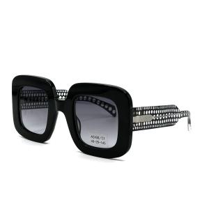 Timeless square frames meet gradient gray lenses—sleek, statement AS168