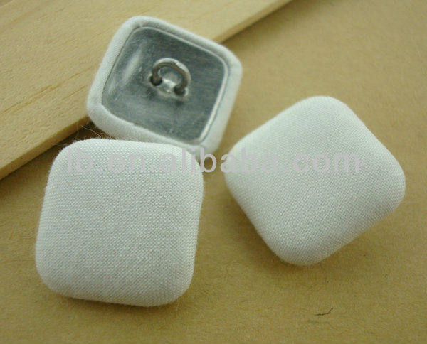 2019 fashion new hot sale wholesale black/white colorful 4/2/1 holes knit wholesale flat back cover buttons