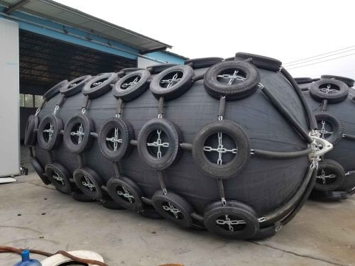Buy 3.3*6.5m Ship Fender For STS Black Pneumatic Fender With Chain And Tire at wholesale prices
