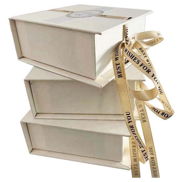 Champagne Gold Luxury Jewelry Box with Custom Logo and Recycled Materials for Elegant Gift Packaging