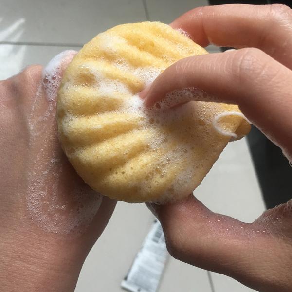 Buy Wet Dry Body Cleaning Konjac Body Sponge Exfoliating Charcoal Sponge at wholesale prices