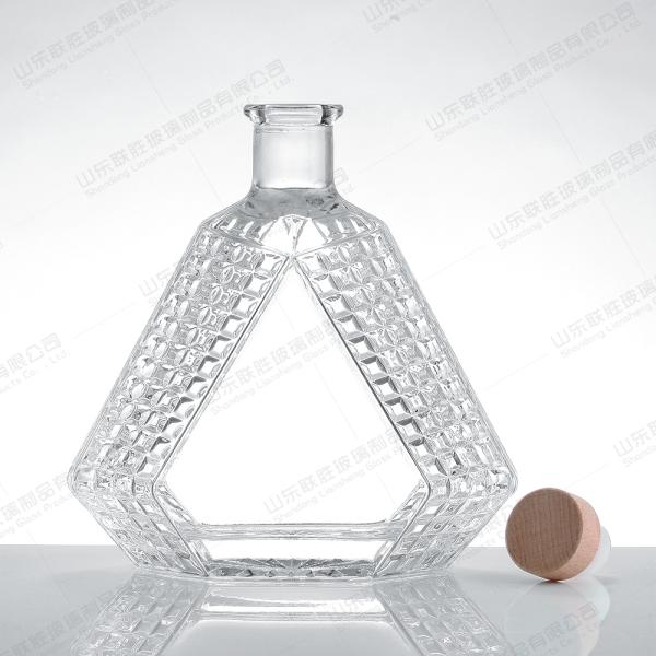 Customized 500ml Square Glass Bottle for Liquor 50cl made of Healthy Lead-free Glass