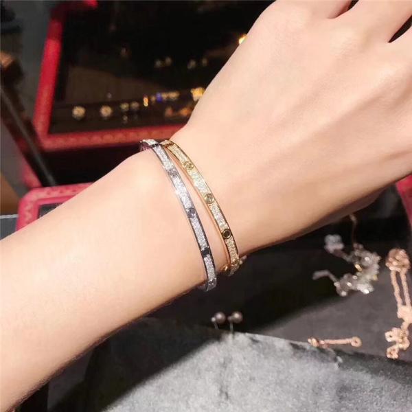 C New collection full sky star bracelet Love bracelet, 18K gold. With a screwdriver. Jewelry factory in Shenzhen, China