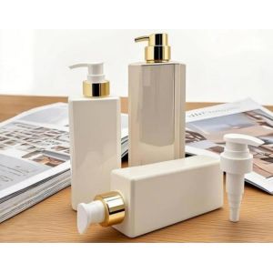 China Customized Plastic Bottles 300-800ml PET Square Bottle With Pump on sale