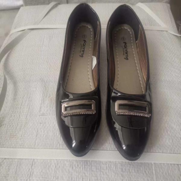 Buy Ladies Black Shoes at wholesale prices