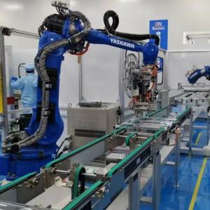 Industrial Used Yaskawa Robot With Robot Arm 6 Axis Payload 88kg Welding Robot