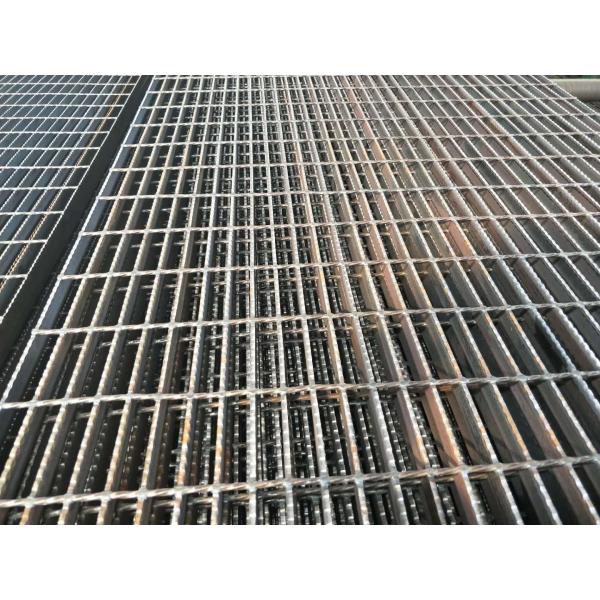 Galvanized Serrated Steel Grating / Serrated Bar Grating Stair Treads