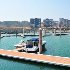 Durable Aluminum Alloy Floating Dock With Mooring Cleats And WPC Decking And