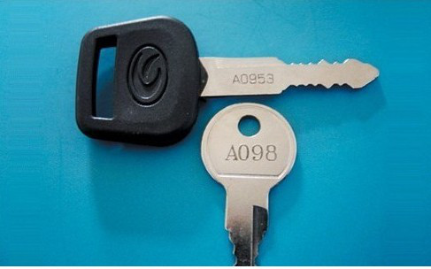 20w Enclosed Fiber Laser Marking Machine For Metal IC Card Industry