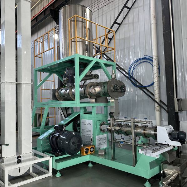 Buy 500kg/h Wet Twin-Screw Extruder Fish Feed Production Line with Twin-Screw System at wholesale prices