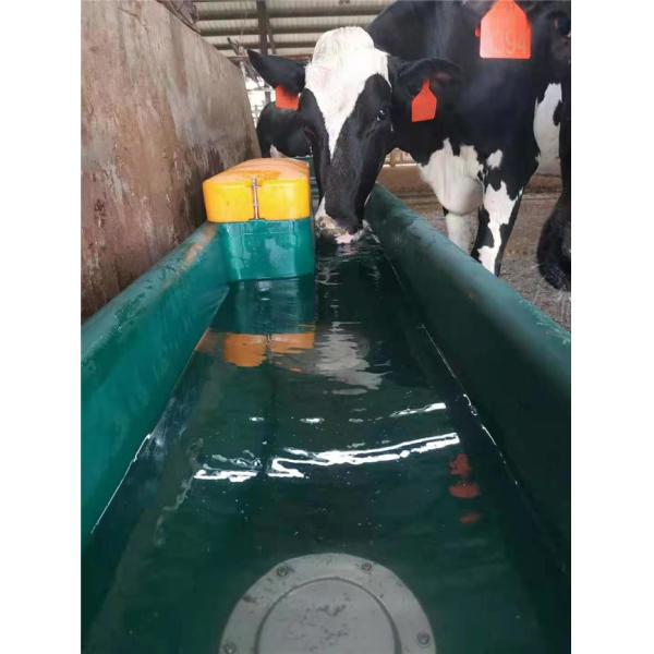Cow Frost Proof Thermal 98KG Cattle Water Drinkers 560mm Heated Water Trough