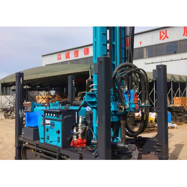 ST 200 Pneumatic Drilling Rig 105-300 Mm Diameter 18MT Lifting Force and 65KW Engine