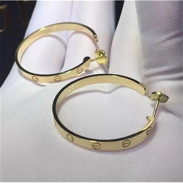 C Love earrings, 18K gold 18K gold. With a screwdriver. Jewelry factory in Shenzhen, China