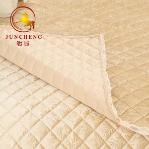 2018 New arrival high quality quilted velvet fabric for sofa and sofa cover